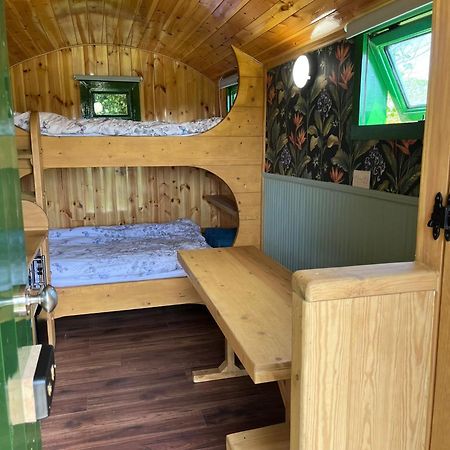 Woodie The Shepherds Hut - Sleeps 4 Chichester Ngoại thất bức ảnh